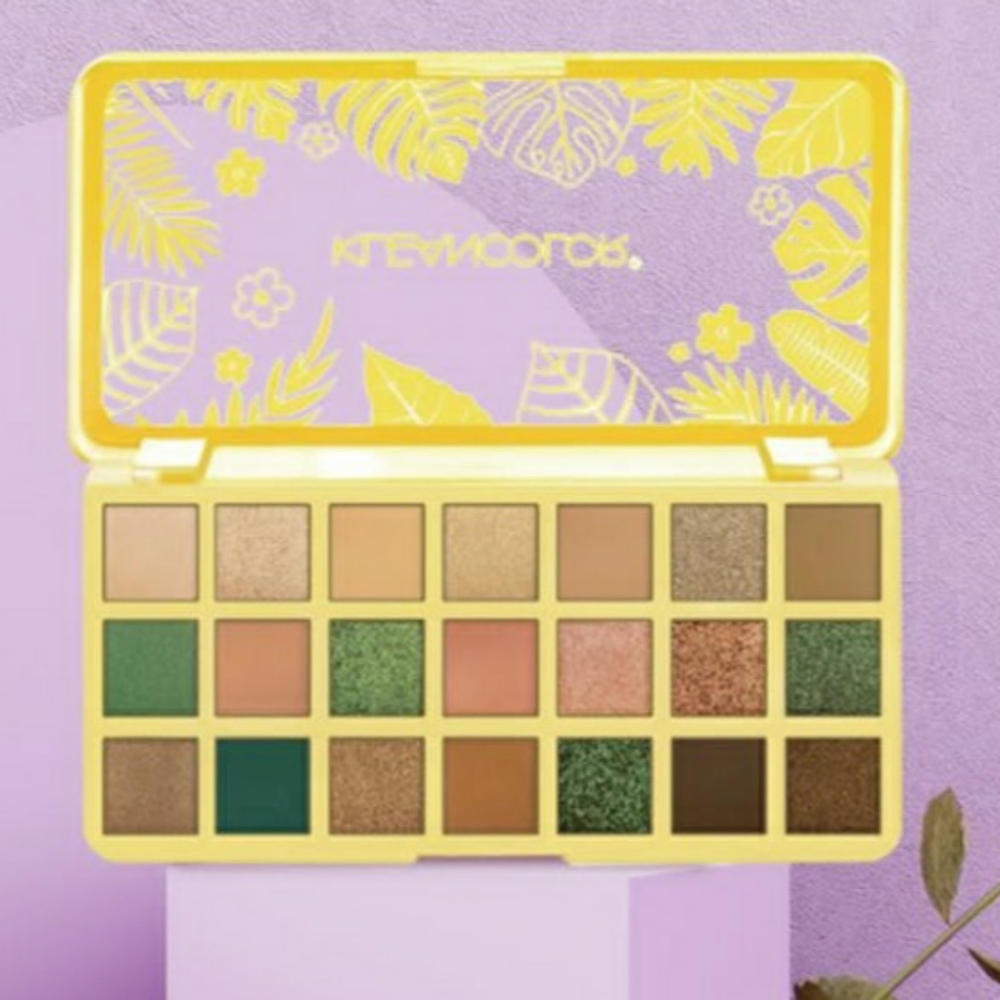 ESCAPE TO JAMAICA EYESHADOW PALETTE
